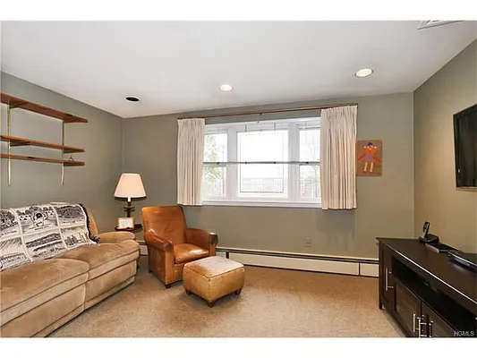 Sold by Douglas Elliman | media 21