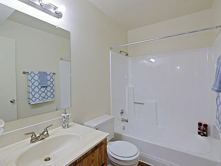 1235 S Dorsey Ln #102 — Photo 9