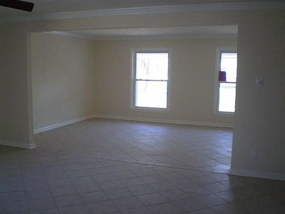 4th image of 5525 Heron Ave