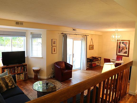 3rd image of 122 Tall Oaks Dr Unit P