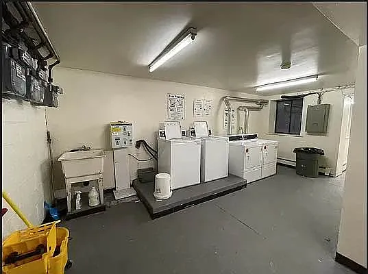 Rented by KNOCKKNOCK LLC | media 16