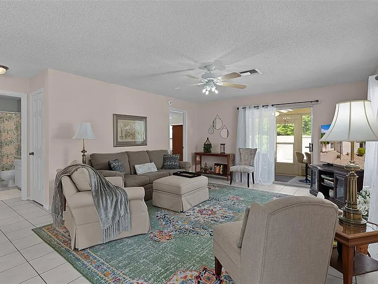 1330 Lajolla Cir — Photo 6