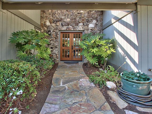 3rd image of 9160 Junewood Ln