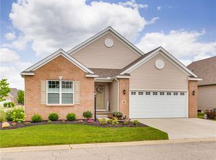 40 Wynstone Dr, Mogadore, OH 44260