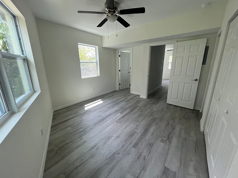 219 S Grandview Ave — Photo 21