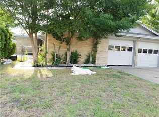 402 San Carlos Dr, Grand Prairie, TX 75051