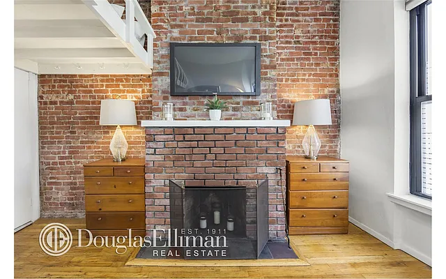 Sold by Douglas Elliman | media 24