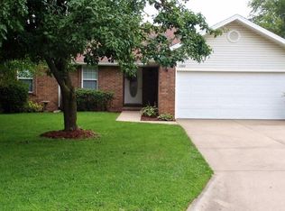 1207 Verna Ln, Nixa, MO 65714