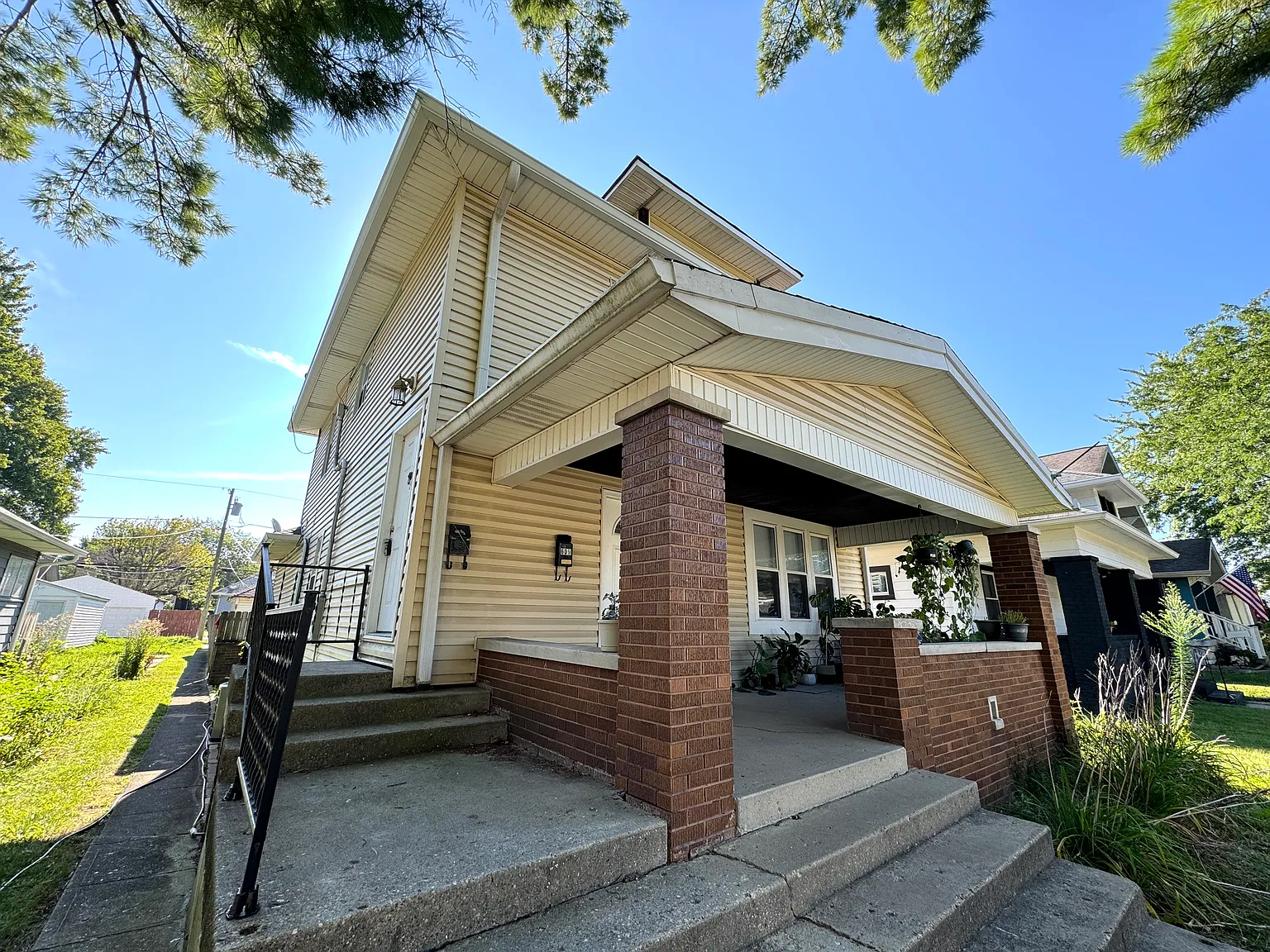 609 Wallace Ave photo 1