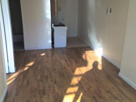 5th image of 1084 Bedford Ave APT 4C