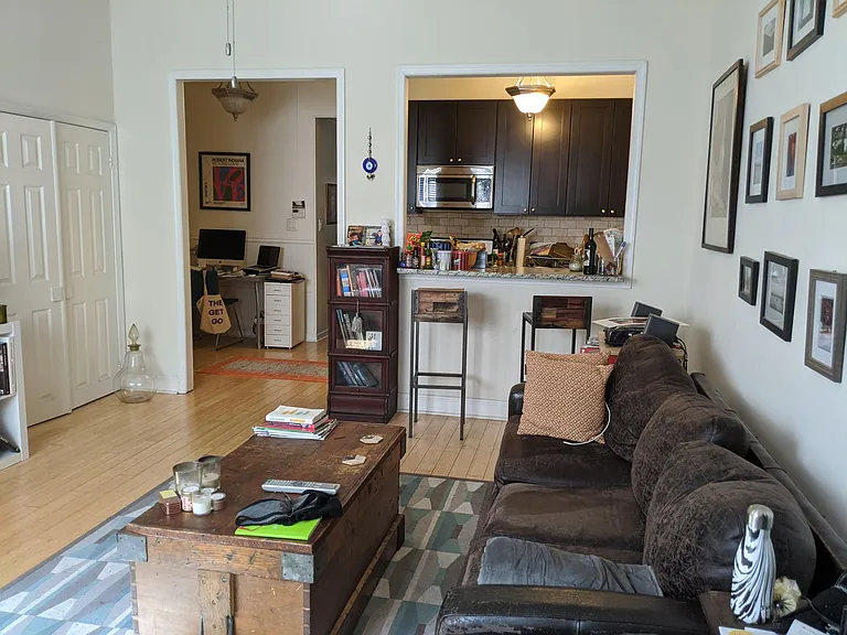 1011 Latona St #1 — Photo 1