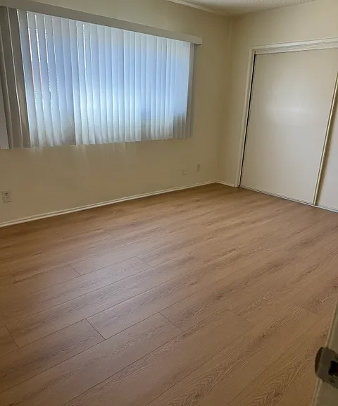 6660 Woodman Ave #201 — Photo 8