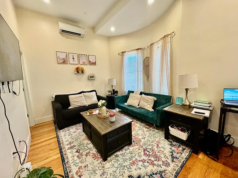 3 Edwin St #5 — Photo 4