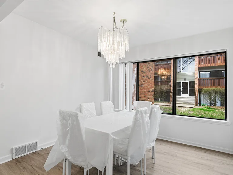 1235 S Maple Rd #201 — Photo 17