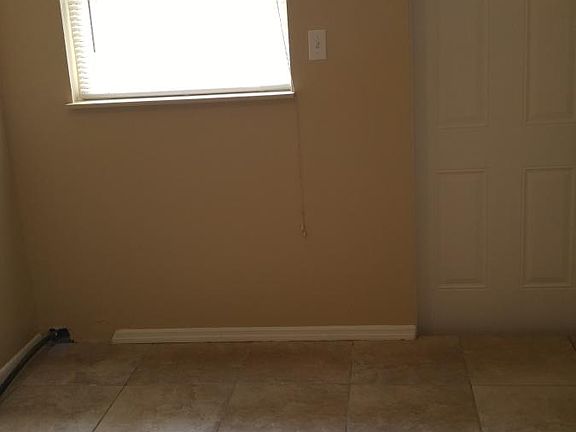 bonus room/laundry room