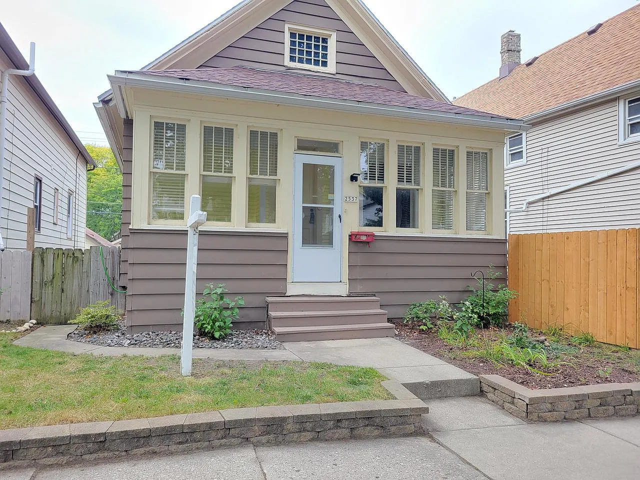 2537 South Austin STREET photo 1