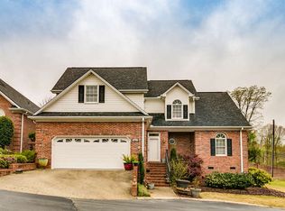 311 Greenview Cir, Greenville, SC 29609