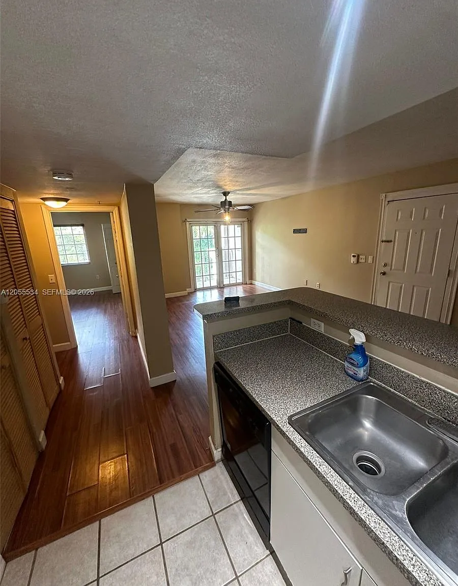Evergreen Lakes Condo — Photo 3