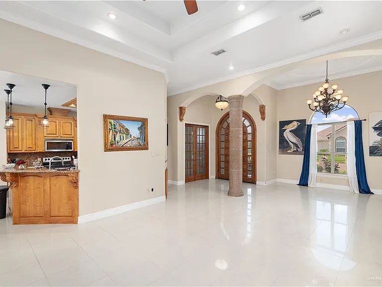 2401 W Rhin Dr — Photo 9