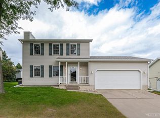878 Sky Ridge Dr, Madison, WI 53719