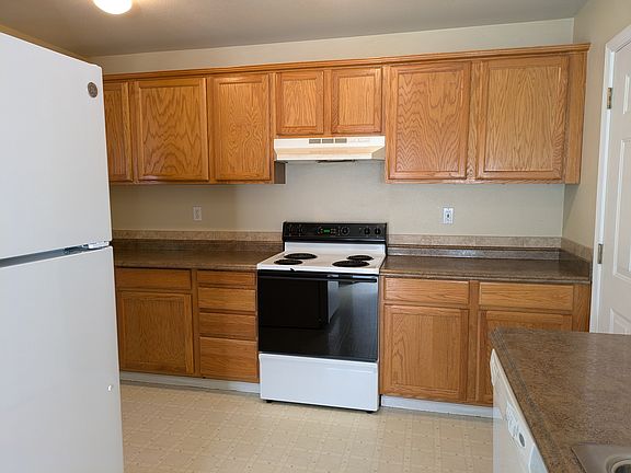 stove, fridge, and dishwasher included