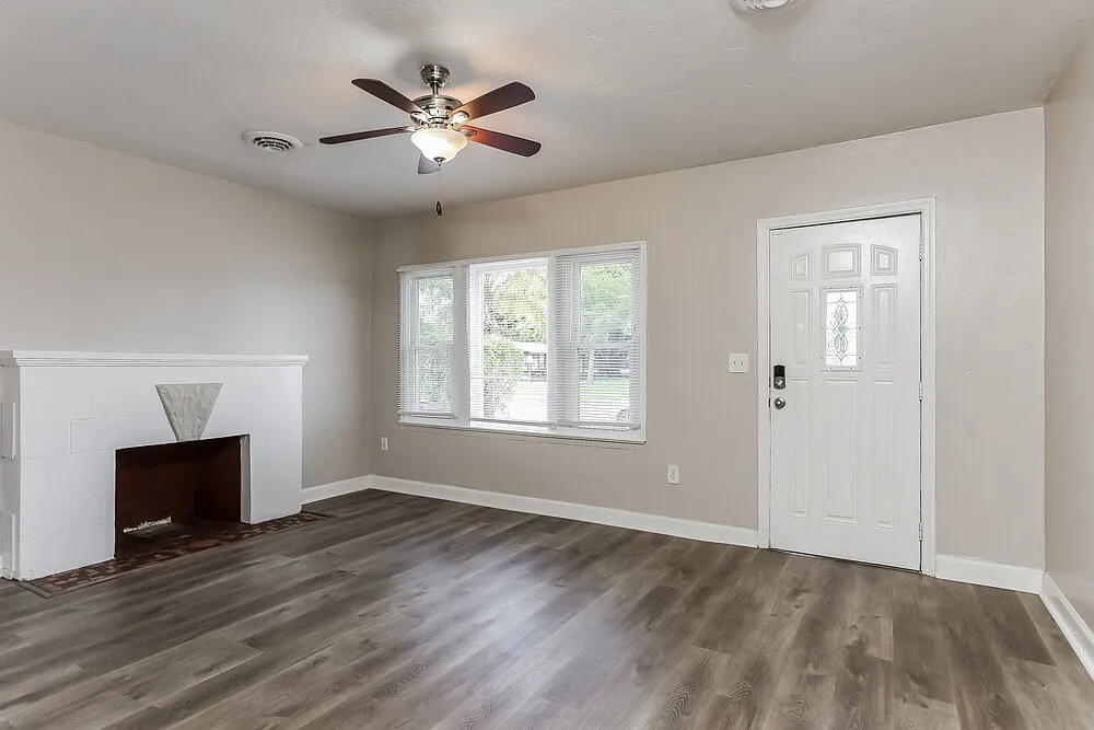 2 bed, 1.0 bath, 940 sqft, $2,230 — Photo 4
