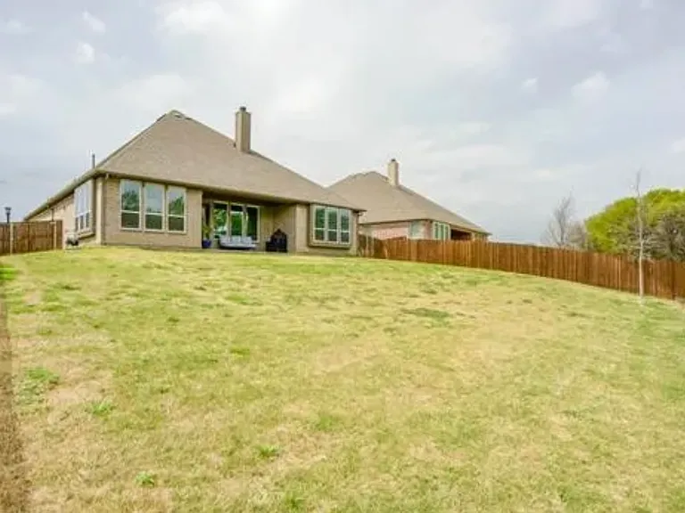 2017 Angus Dr — Photo 11