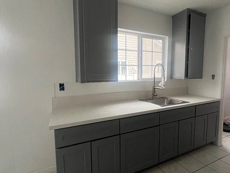 Kitchen sink