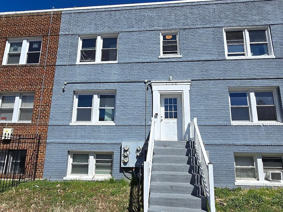 1702 Gales St NE #3