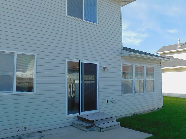 27 Stratford Dr — Photo 7