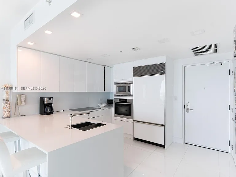6799 Collins Ave #704 — Photo 3