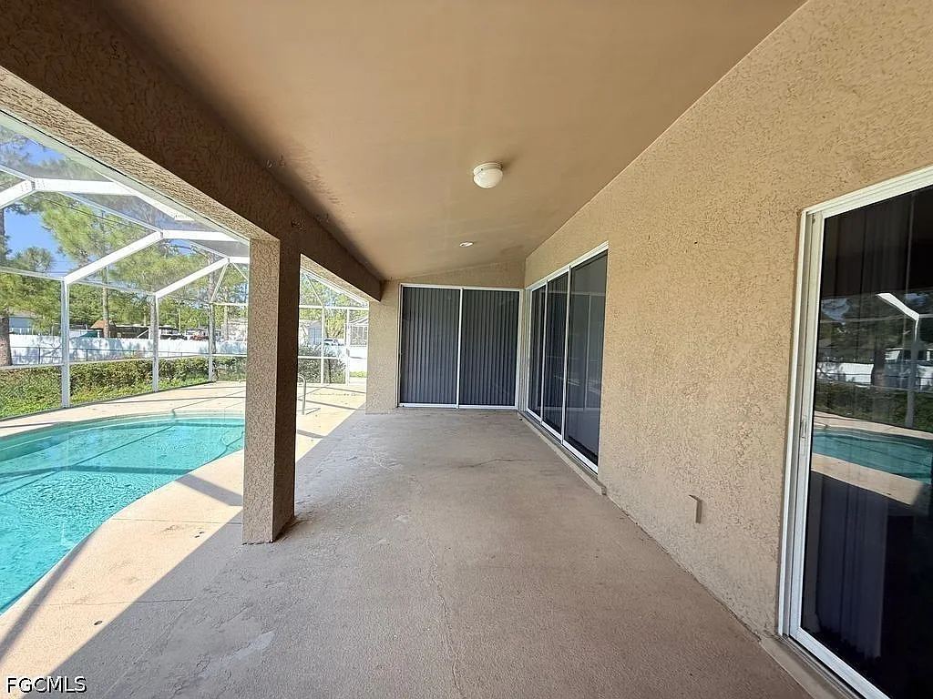 3 bed, 2.0 bath, 1937 sqft, $1,895 — Photo 2