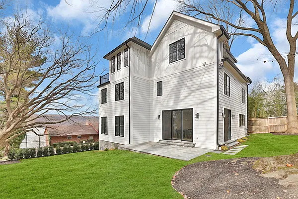 Sold by Trebach Realty | media 4