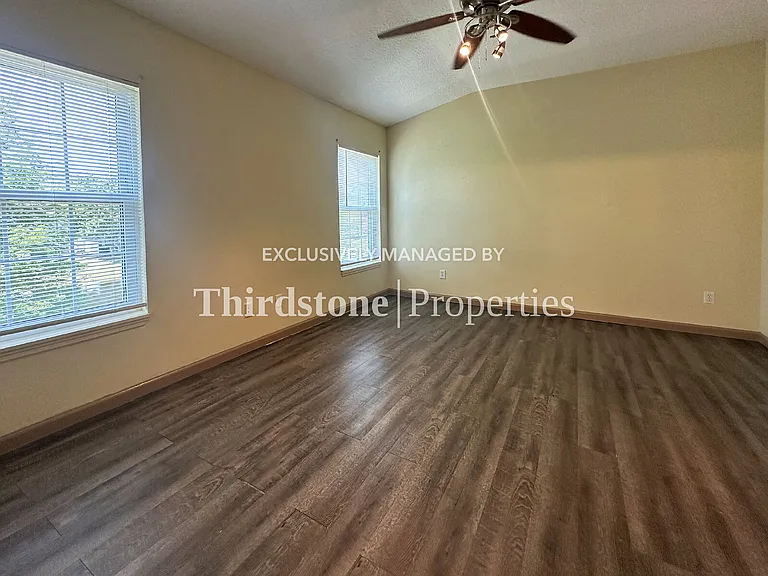 1660 Biscayne Bay Cir — Photo 10