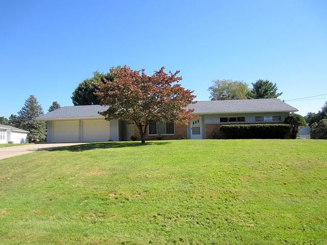 1st image of 160 Hanson Dr