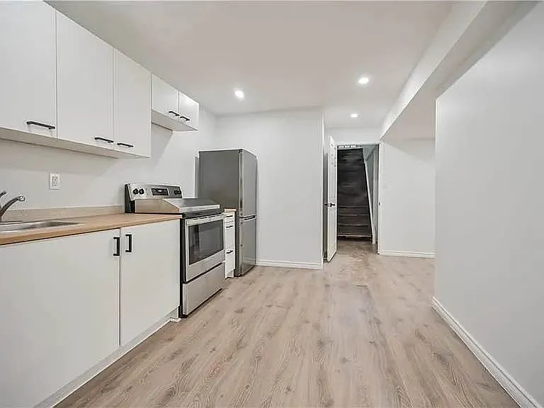 81 Marion St #BASEMENT — Photo 1
