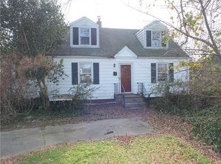 1381 Fishermans Rd, Norfolk, VA 23503