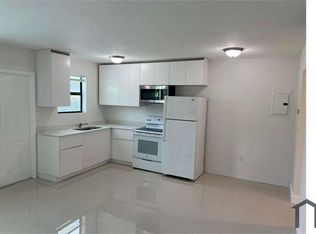 465 NE 139th St #463, Miami, FL 33161