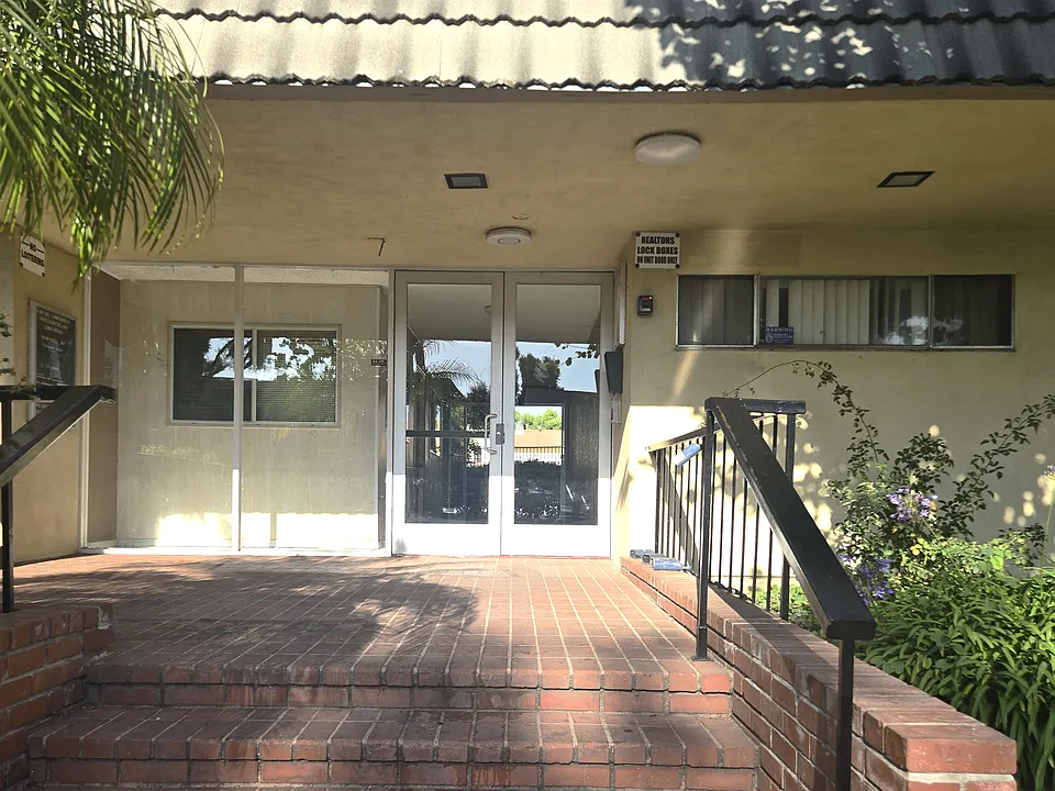4700 Clair Del Ave #506