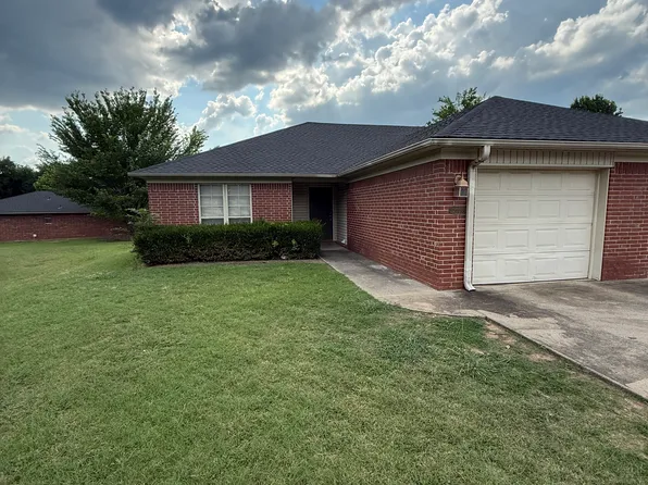 1205 N Nashville Pl #1, Russellville, AR 72801