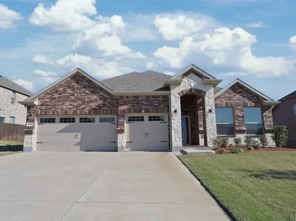 610 Golden Bell Dr, Red Oak, TX 75154
