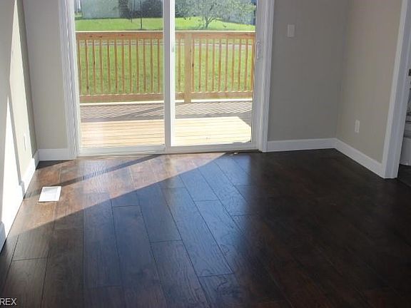 5th image of 140 Woodland Ave
