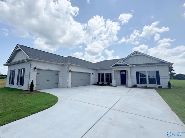 1115 Maplehurst St, Decatur, AL 35603