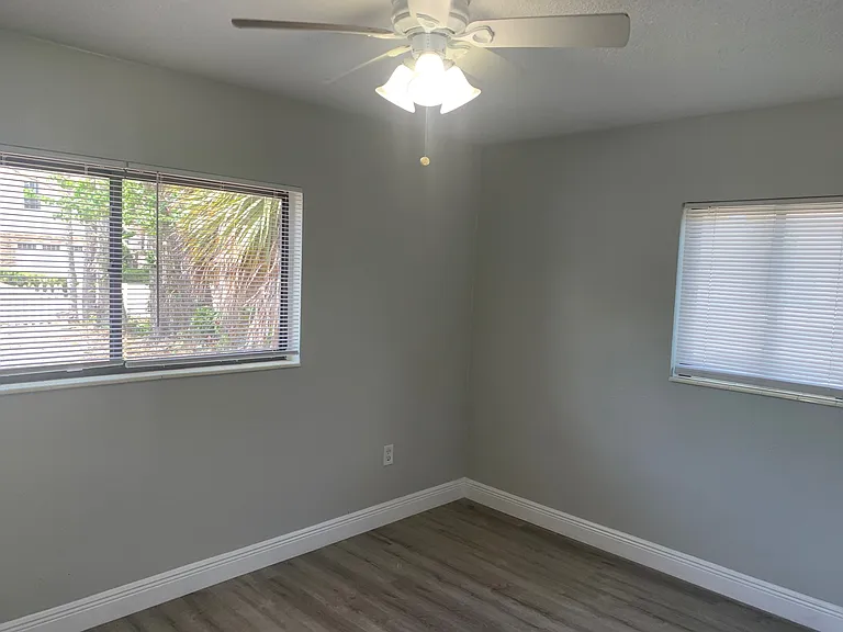 709 Sunset Dr — Photo 9