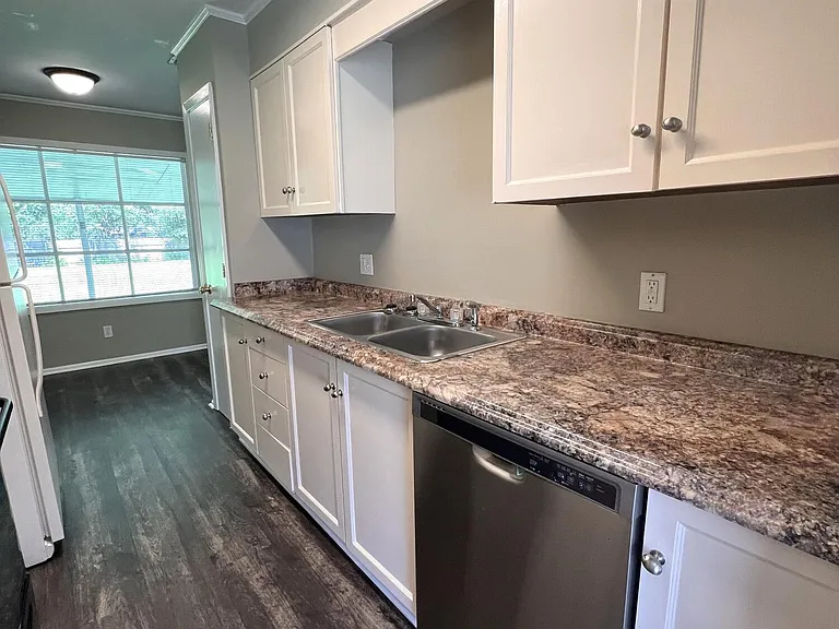 416 Pecan Blvd — Photo 9