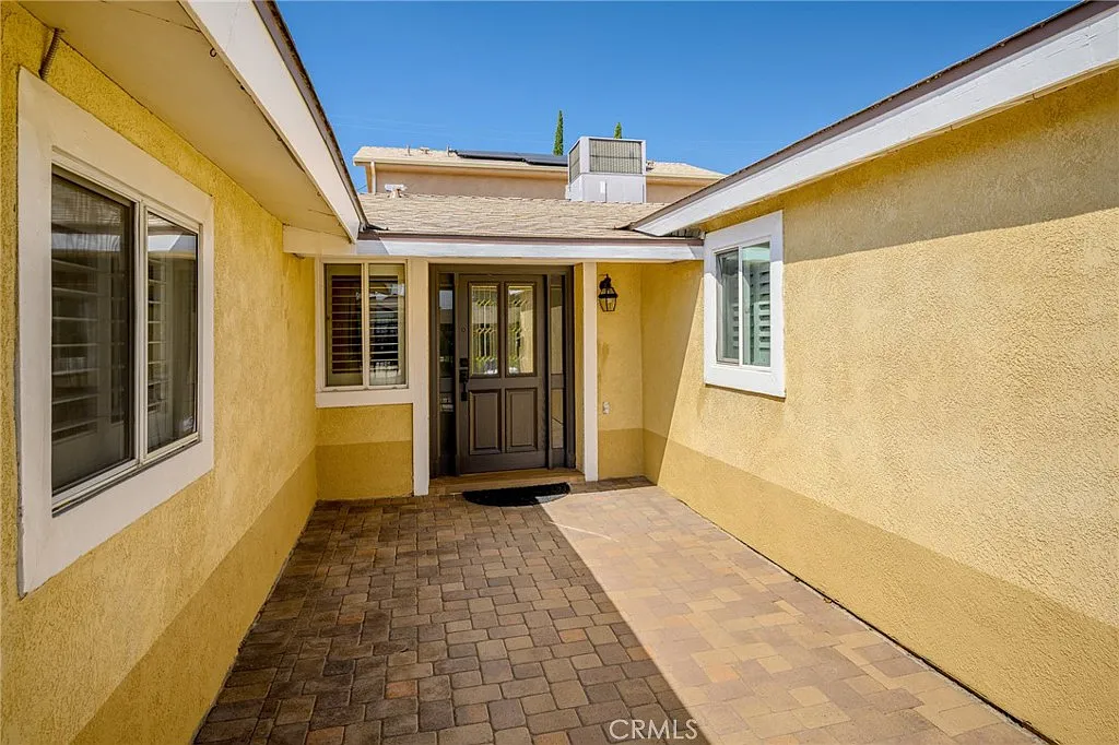4 bed, 1811 sqft, $4,500 — Photo 2