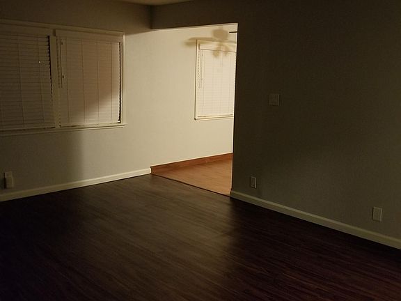 4th image of 1224 W 111th St APT 1