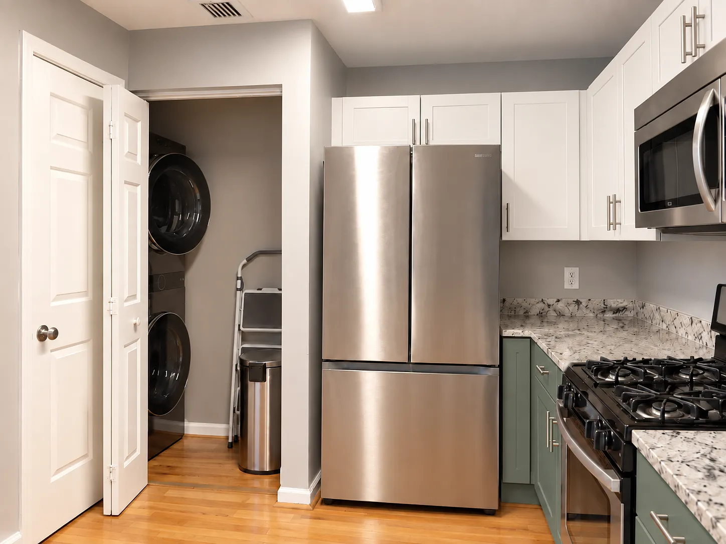 1 bed, 881 sqft, $2,200 — Photo 3