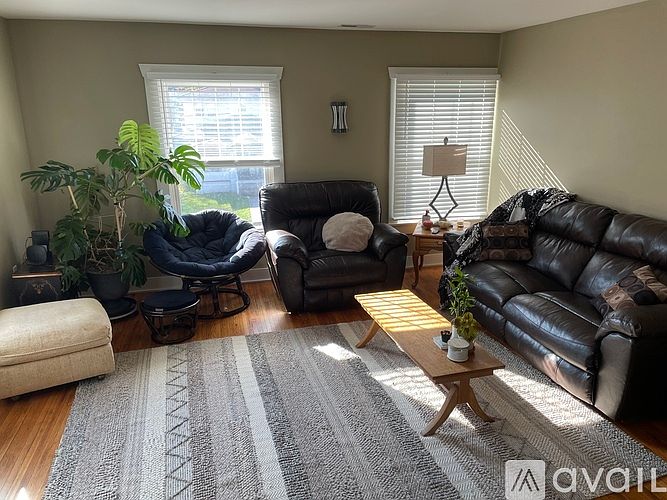 2nd image of 1319 Anthony St Unit 4