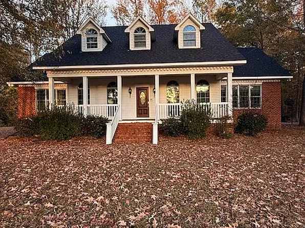 618 Pinewood Dr, Cheraw, SC 29520
